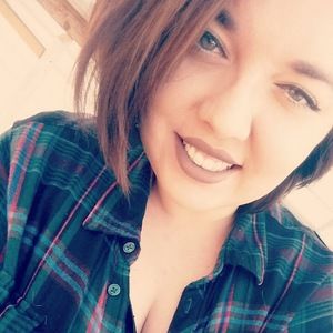 Meet your Posher, Caitlin